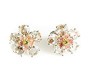 Ohrringe mit dem zarten Zauber einer Kirsch- oder Apfelblüte von Knauf Jewels